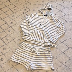 Two piece short set